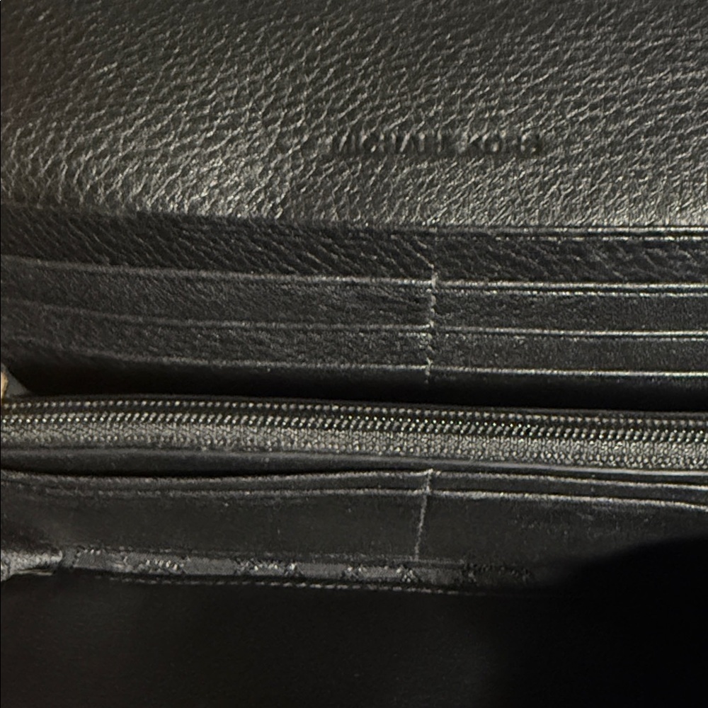 Michael Kors Fulton Carryall Wallet - Picture 4 of 6